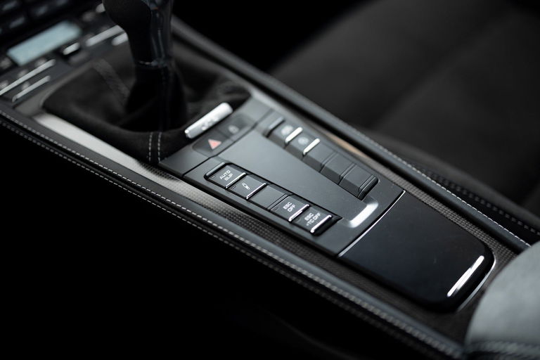 Porsche 718 Cayman GT4