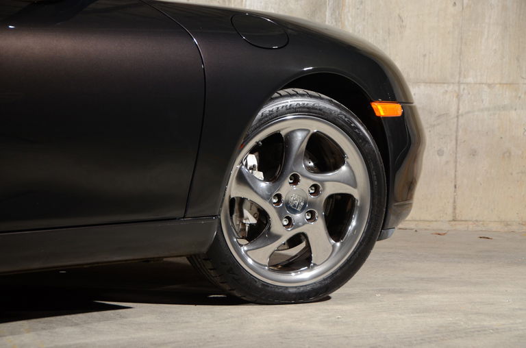 Porsche 996 Carrera 4 Millennium Edition