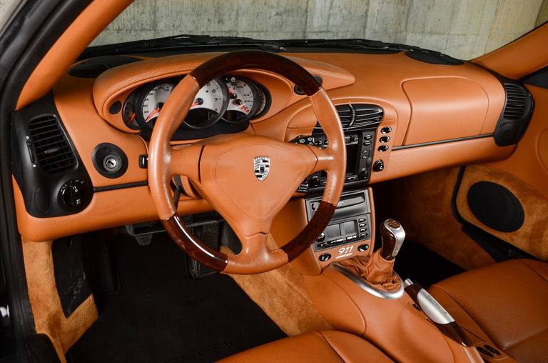 Porsche 996 Carrera 4 Millennium Edition