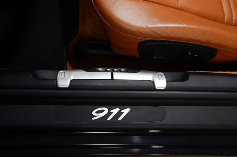 Porsche 996 Carrera 4 Millennium Edition