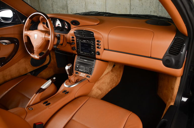 Porsche 996 Carrera 4 Millennium Edition