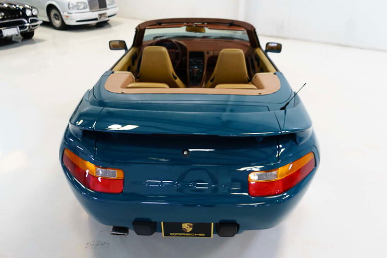 Porsche 928 S4