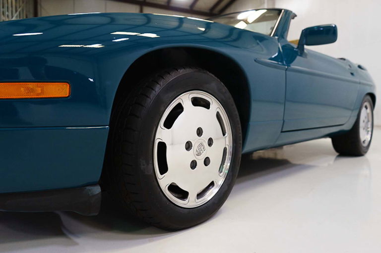 Porsche 928 S4