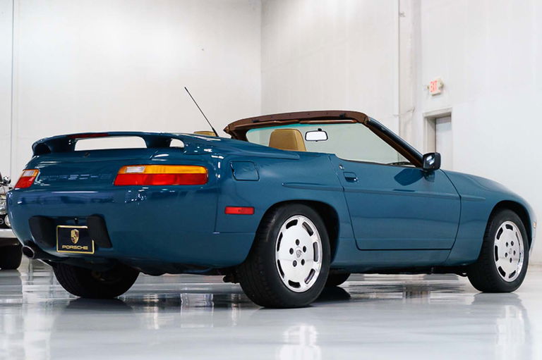 Porsche 928 S4