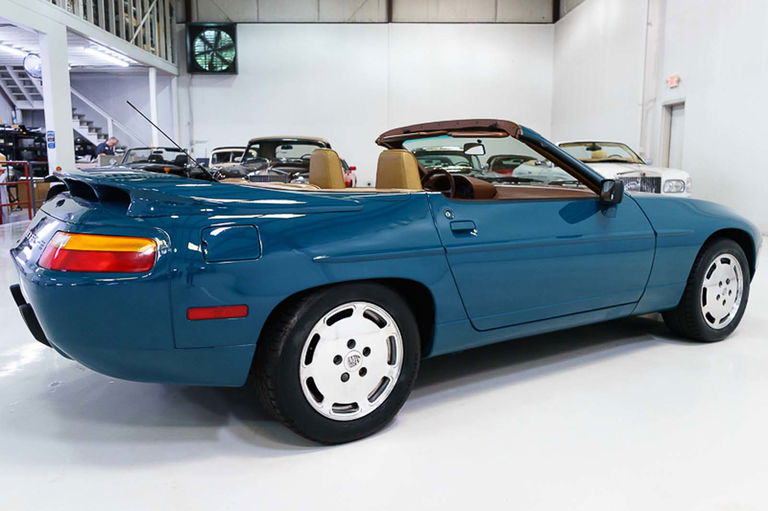 Porsche 928 S4