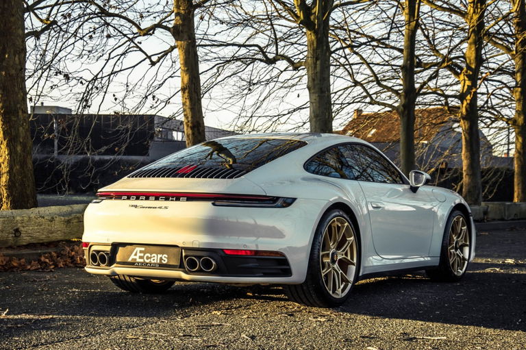 Porsche 992 Carrera 4S