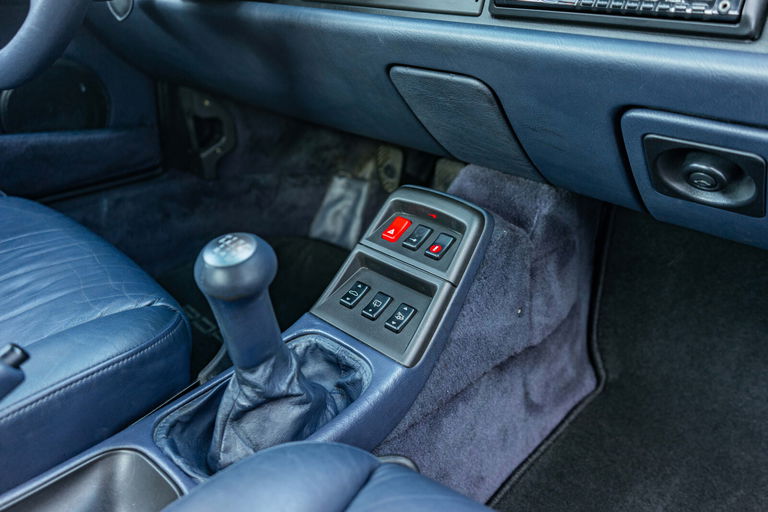 Porsche 993 Carrera 4