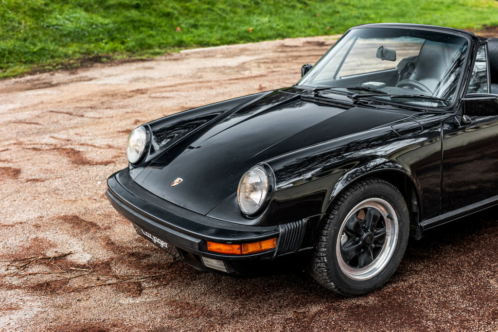 Porsche 911 Carrera 3.2