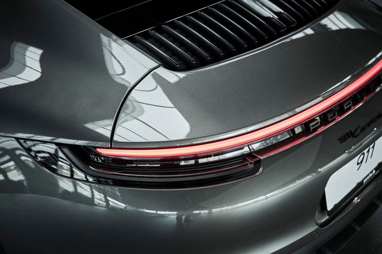 Porsche 992 Carrera 4 GTS