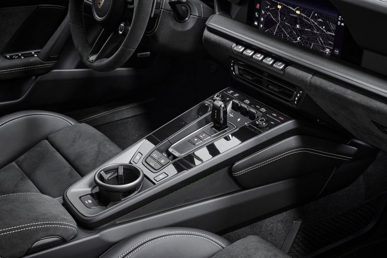 Porsche 992 Carrera 4 GTS