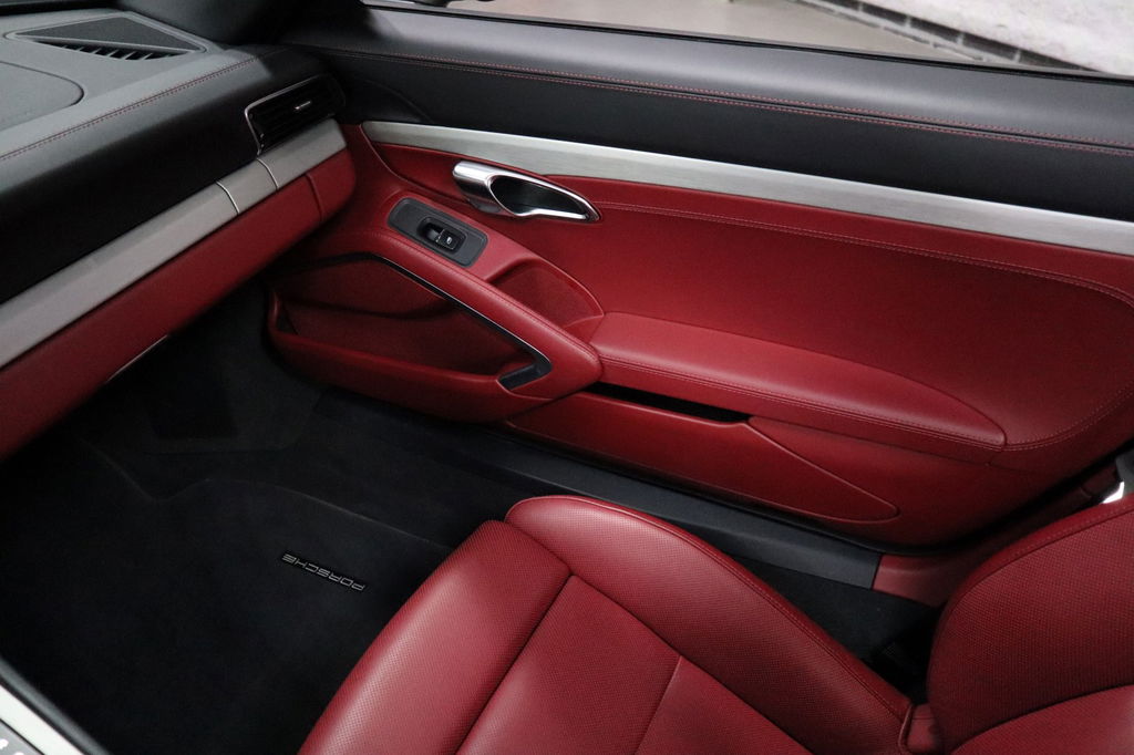 Porsche 991.2 Carrera GTS