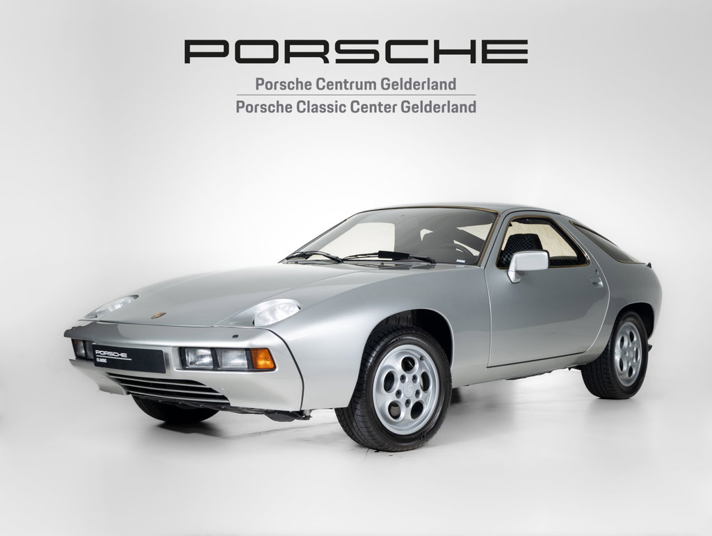 Porsche 928