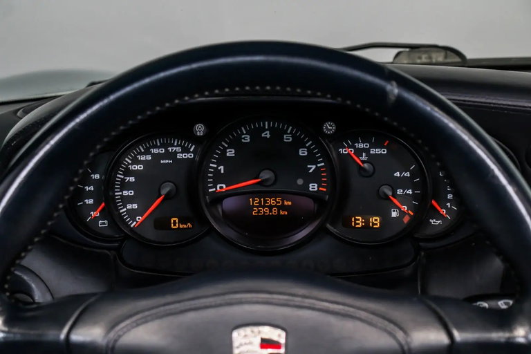 Porsche 996 Carrera 4