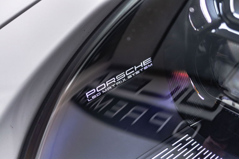 Porsche 992 GT3 Touring