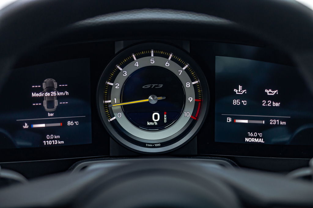 Porsche 992 GT3 Touring