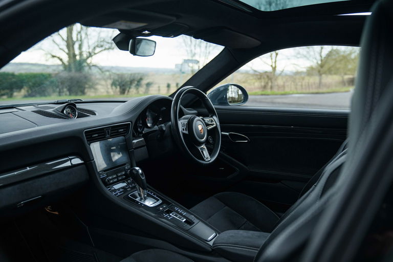 Porsche 991.2 Carrera GTS