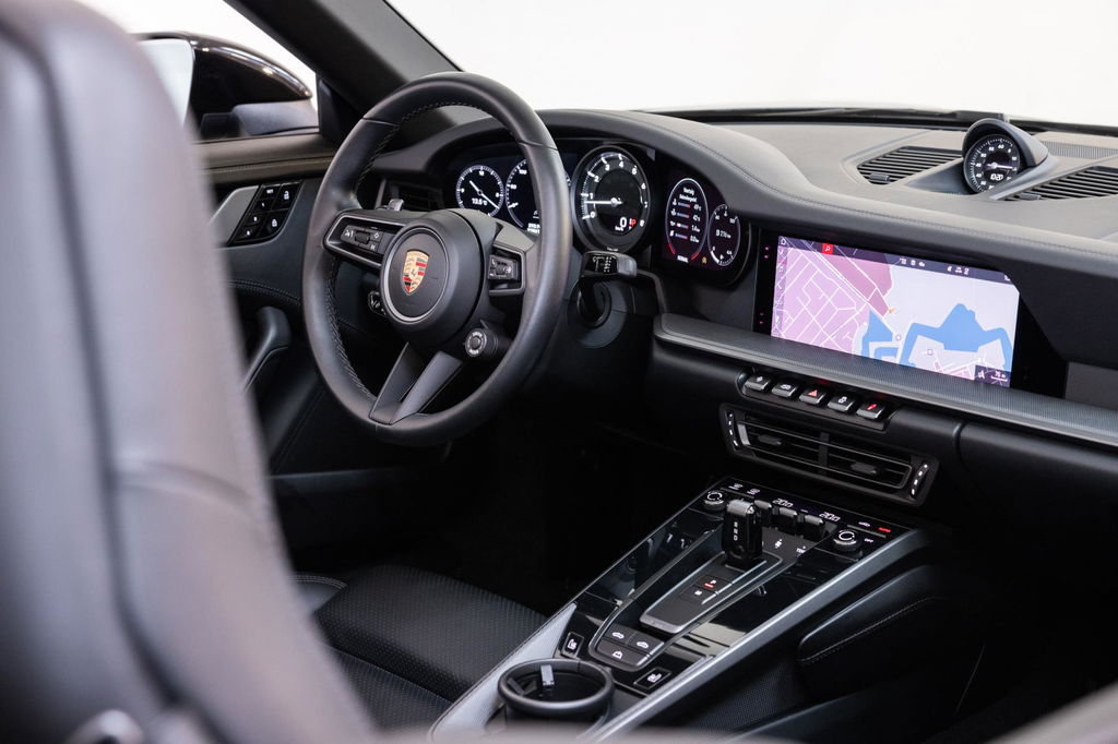 Porsche 992 Carrera 4S