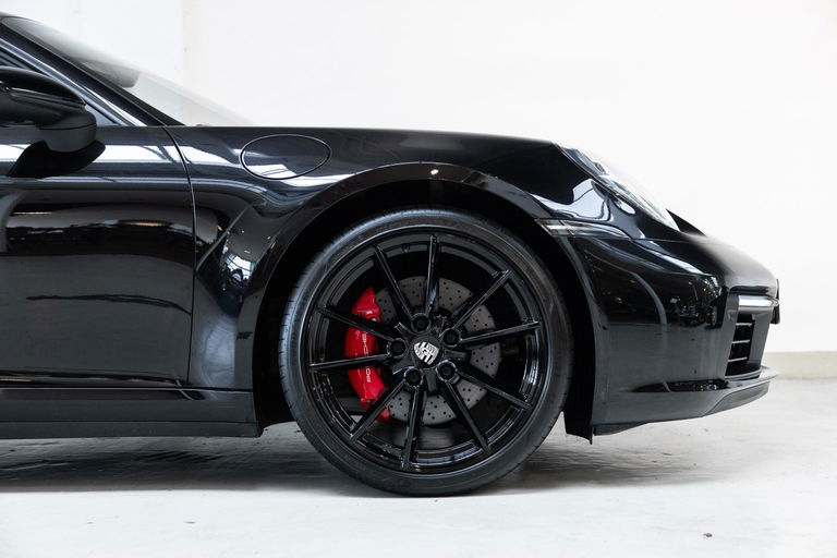 Porsche 992 Carrera 4S