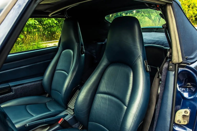 Porsche 993 Carrera 4