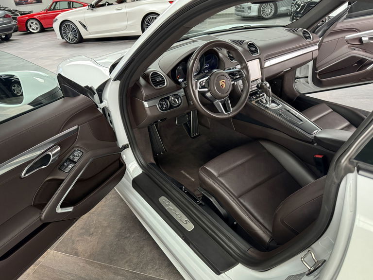 Porsche 718 Cayman S