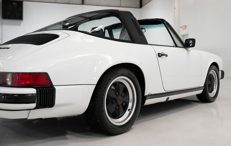 Porsche 911 Carrera 3.2