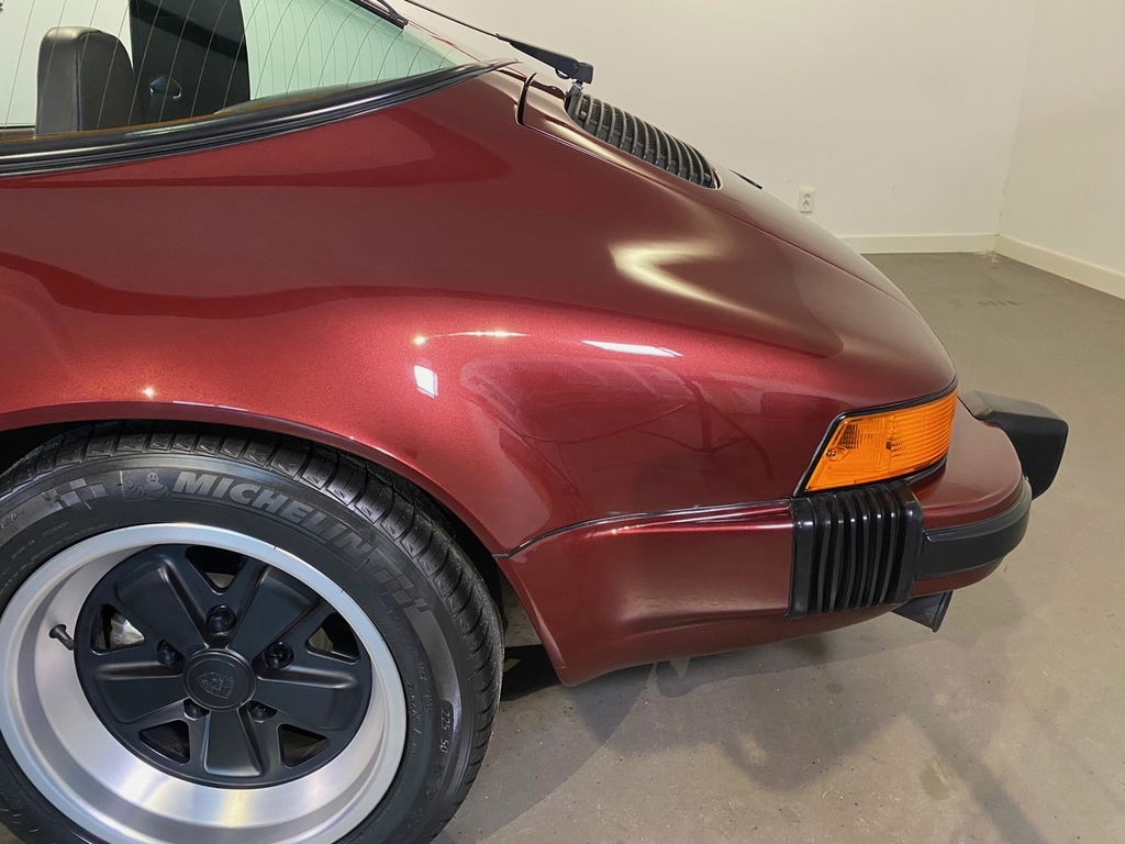Porsche 911 Carrera 3.2