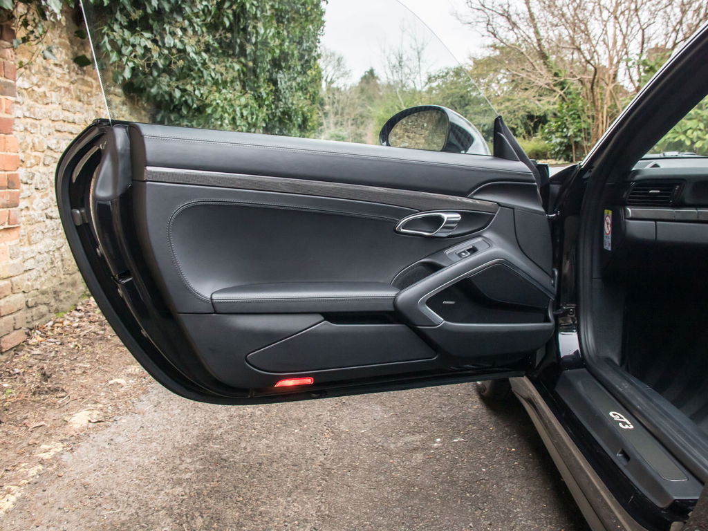 Porsche 991 GT3 Touring