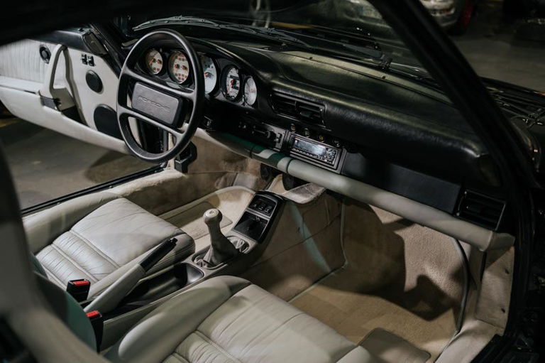 Porsche 964 Carrera 4