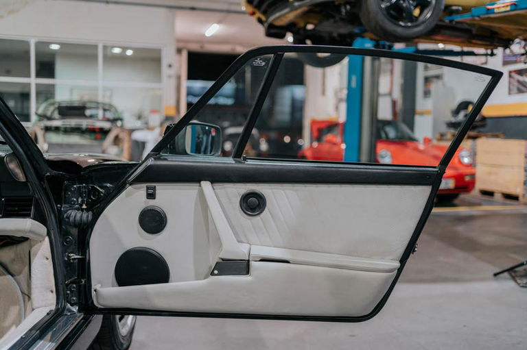 Porsche 964 Carrera 4