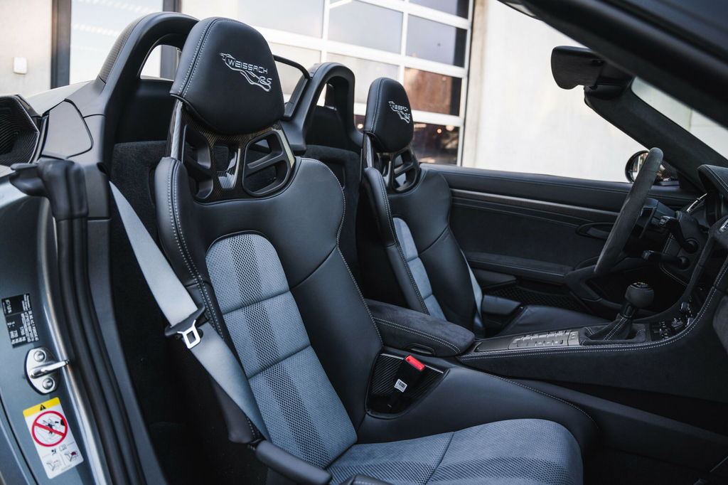 Porsche 718 Spyder RS