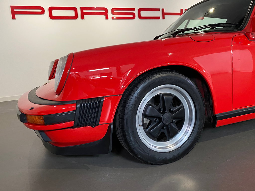 Porsche 911 Carrera 3.2