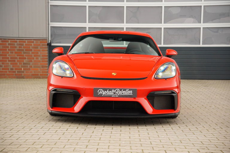 Porsche 718 Cayman GT4