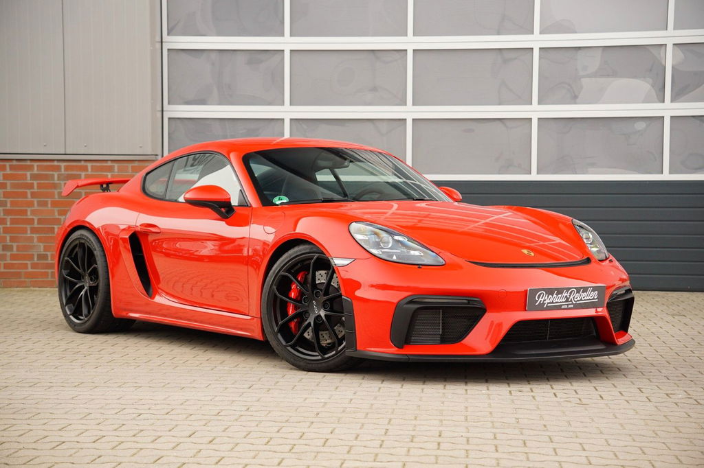 Porsche 718 Cayman GT4