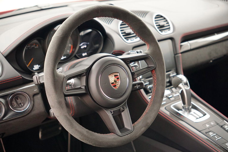 Porsche 718 Cayman GT4