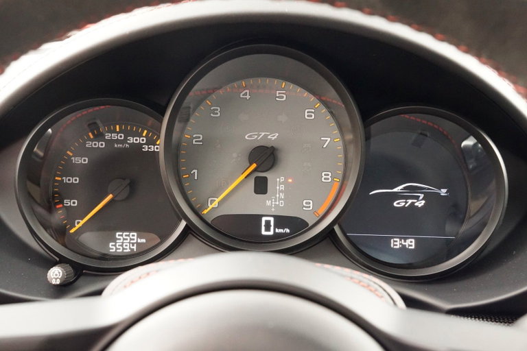 Porsche 718 Cayman GT4