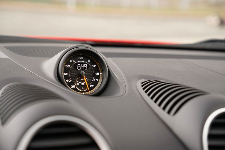 Porsche 718 Cayman GT4