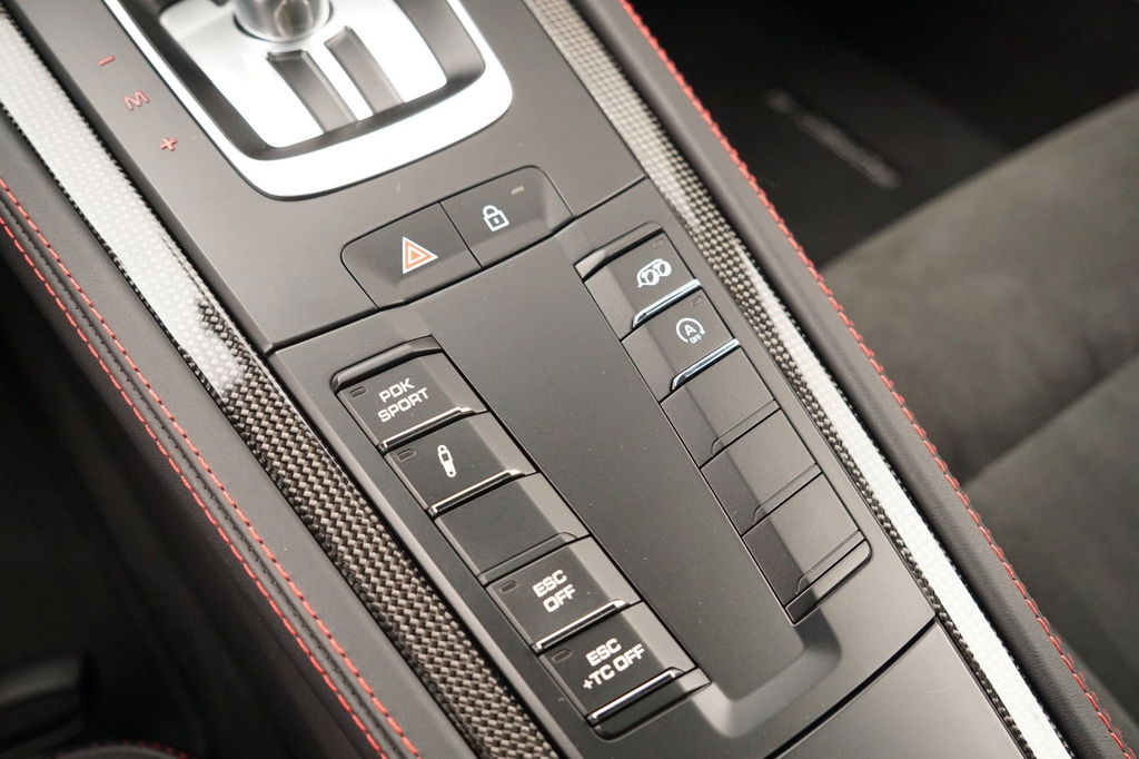 Porsche 718 Cayman GT4