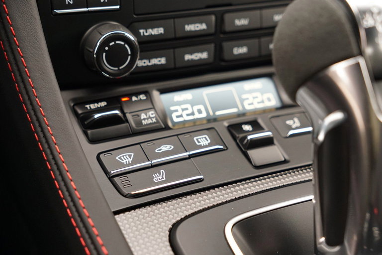 Porsche 718 Cayman GT4