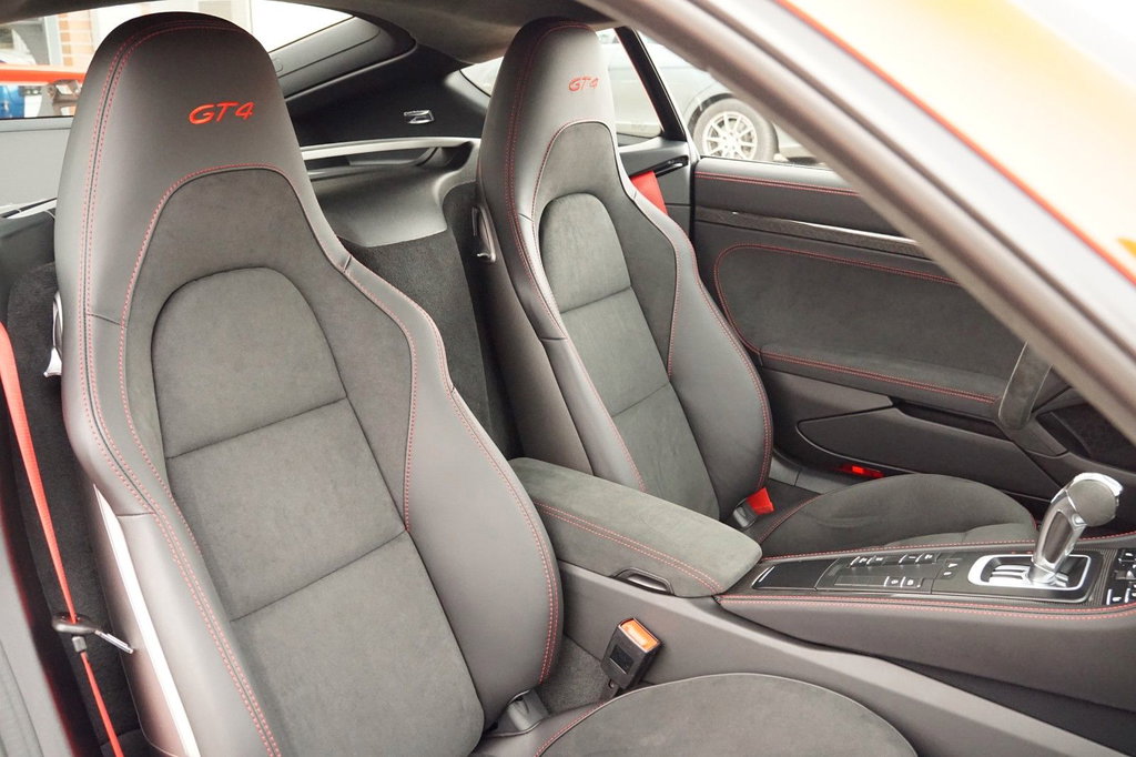 Porsche 718 Cayman GT4