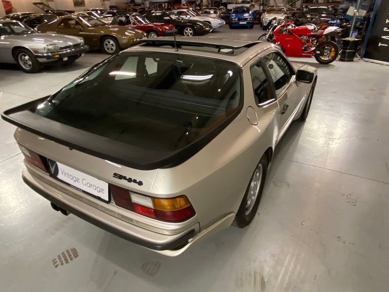 Porsche 944 Coupé