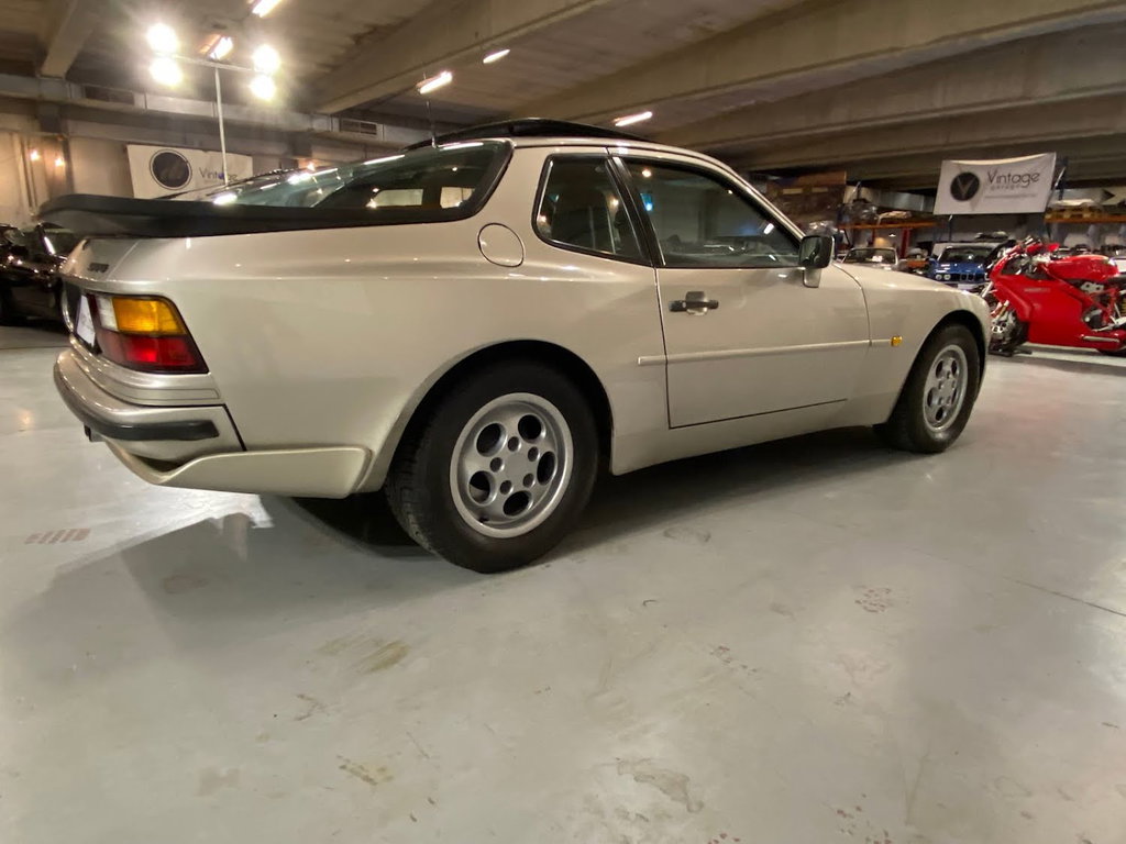 Porsche 944 Coupé