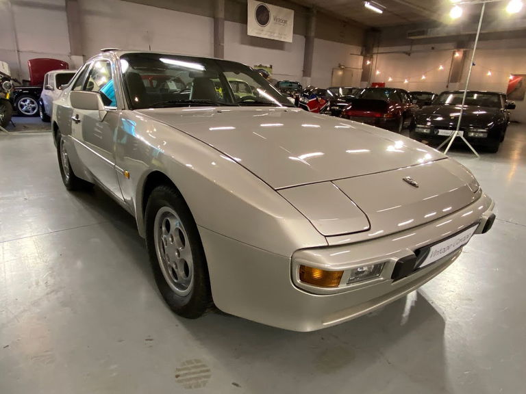 Porsche 944 Coupé