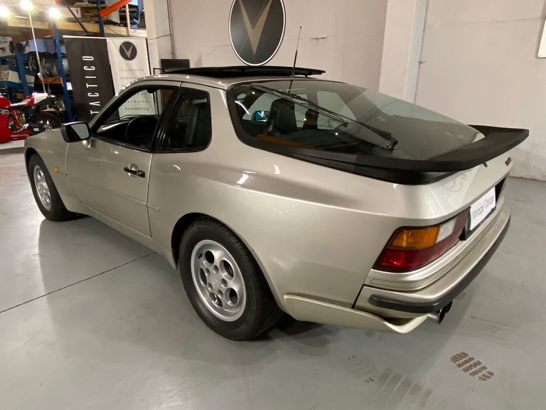Porsche 944 Coupé