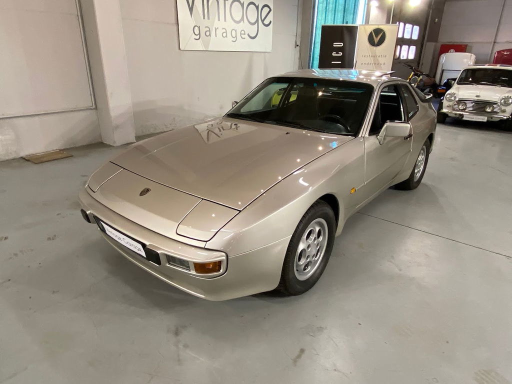 Porsche 944 Coupé