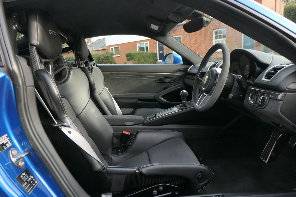 Porsche 981 Cayman GT4