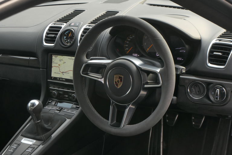 Porsche 981 Cayman GT4