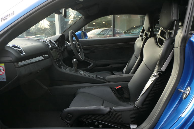 Porsche 981 Cayman GT4