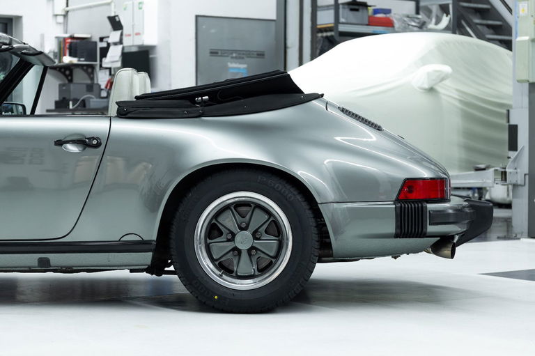 Porsche 911 Carrera 3.2