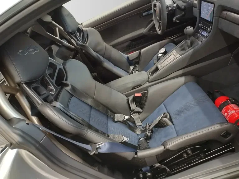 Porsche 718 Cayman GT4 RS