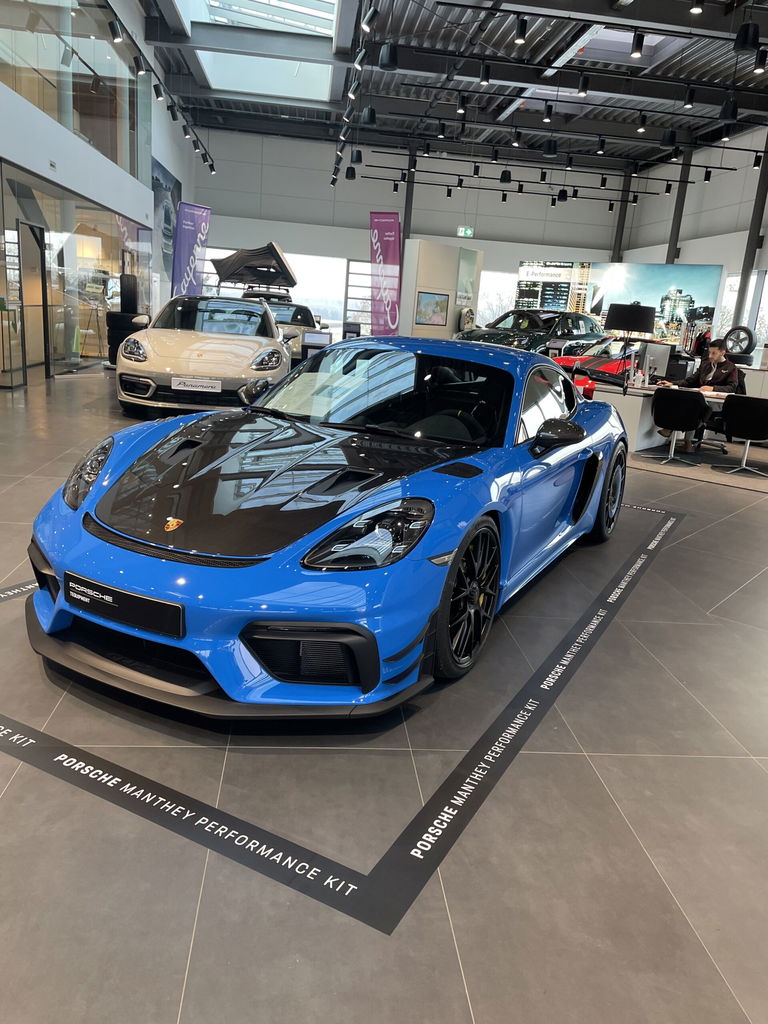 Porsche 718 Cayman GT4 RS
